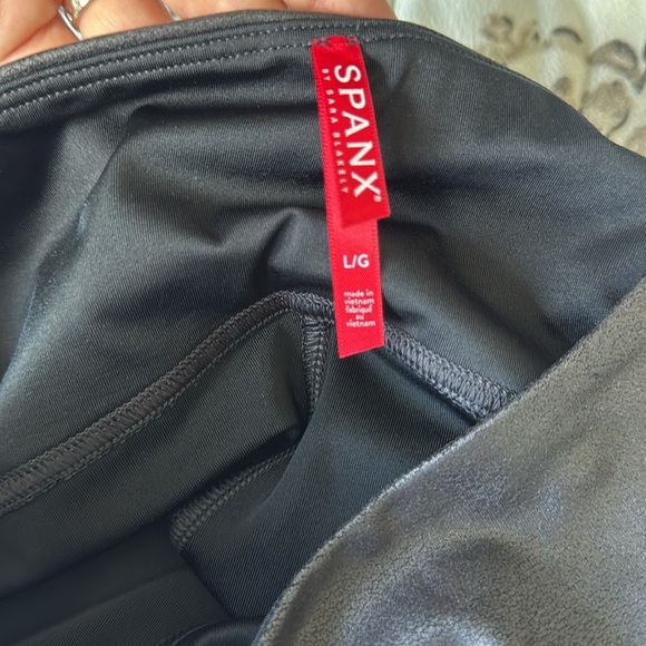 NWT Spanx Faux Leather Black Leggings size L - Picture 7 of 7